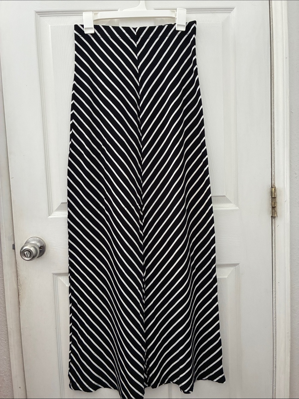 Black & White Chevron Maxi Skirt - Women